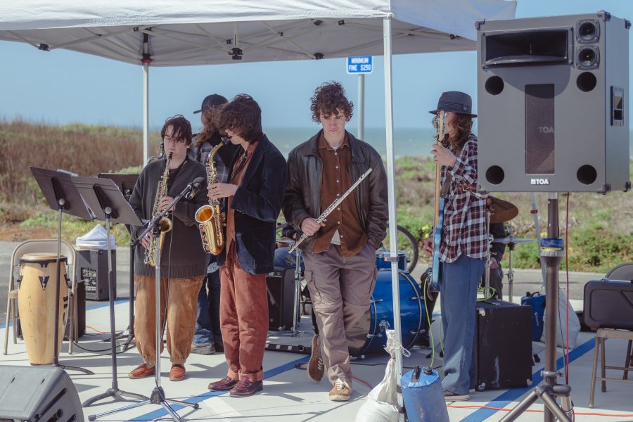 Coastside entertainment