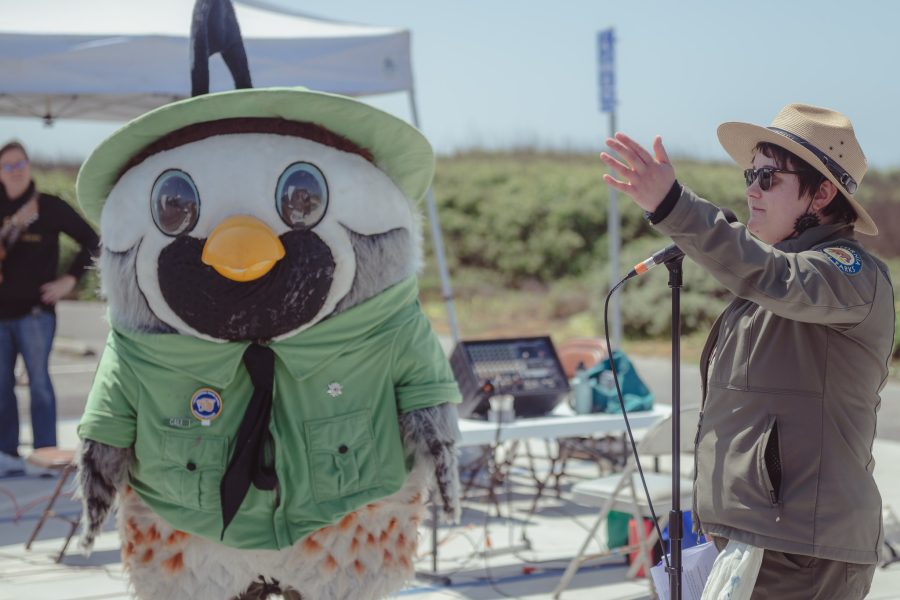 Cali Quail helps announce raffle winners